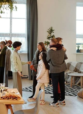 Managing Relationships with In-Laws and Extended Family To Avoid Issues